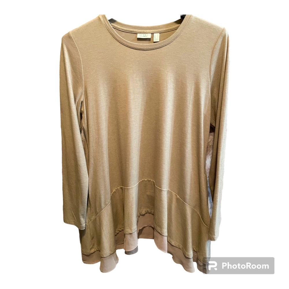Logo Lounge design , tan color size L by Lory Golsting